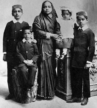 Kasturba Gandhi and her four sons, Harilal Gandhi, Manilal Gandhi, Ramdas Gandhi & Devdas Gandhi, in South-Africa, 1902.