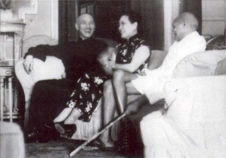 Marshal & Madame Chiank Kai-Shek meet with Mahatma Gandhi in Calcutta. March 1942.