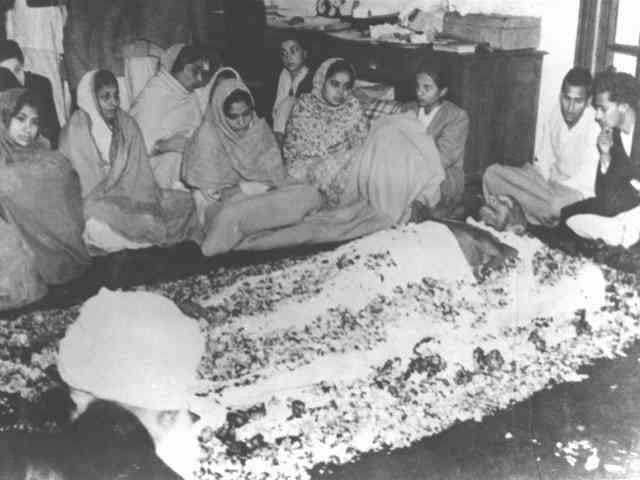 At the death bed of Mahatma Gandhi at Birla House, New Delhi