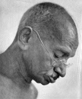 Gandhi during prayer at Mumbai. September 1944.
