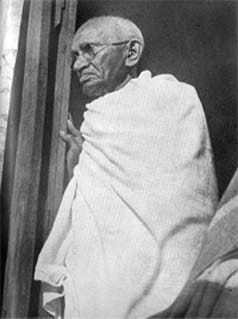 Gandhi in noakhali. 1947.