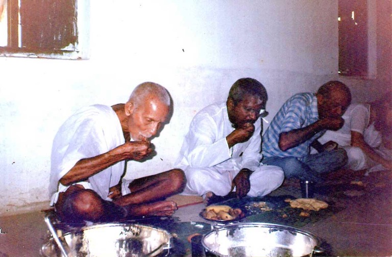 Ilayaraja-with-Annamalai-Swami
